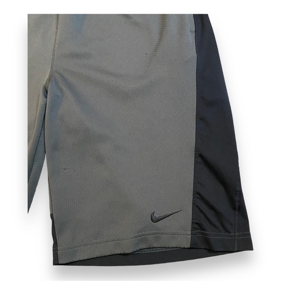 NIKE Dri-Fit Athletic Workout Activewear Basketball Shorts - Picture 2 of 7